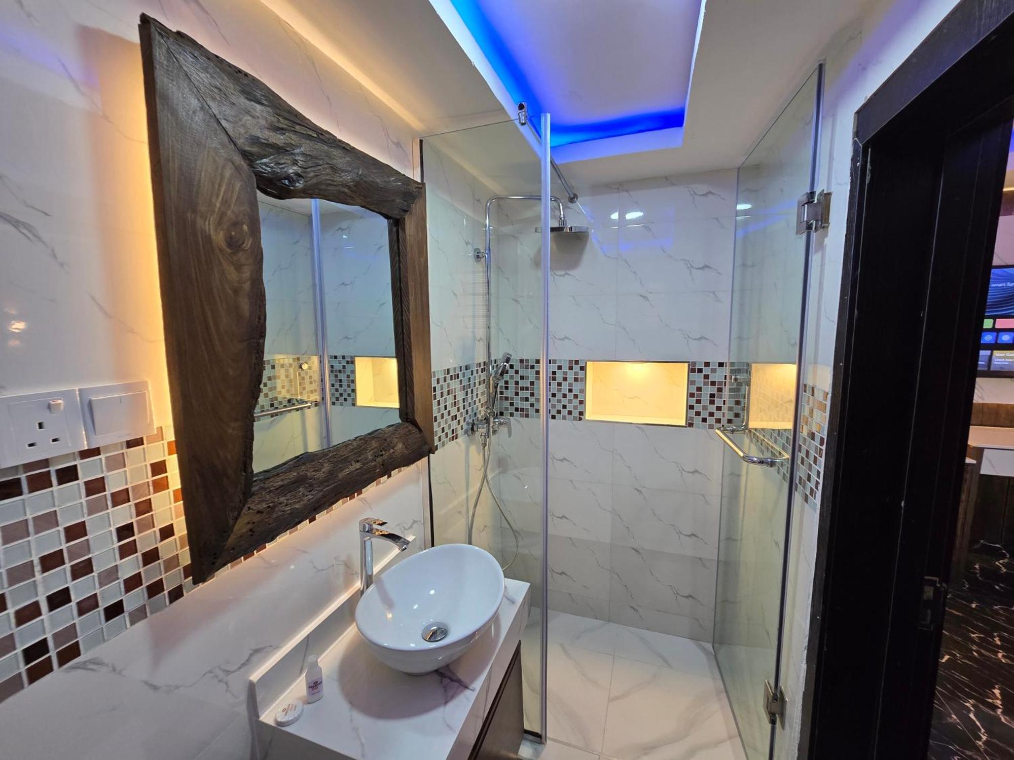 Presken K-One Hotel Ikeja Exterior photo