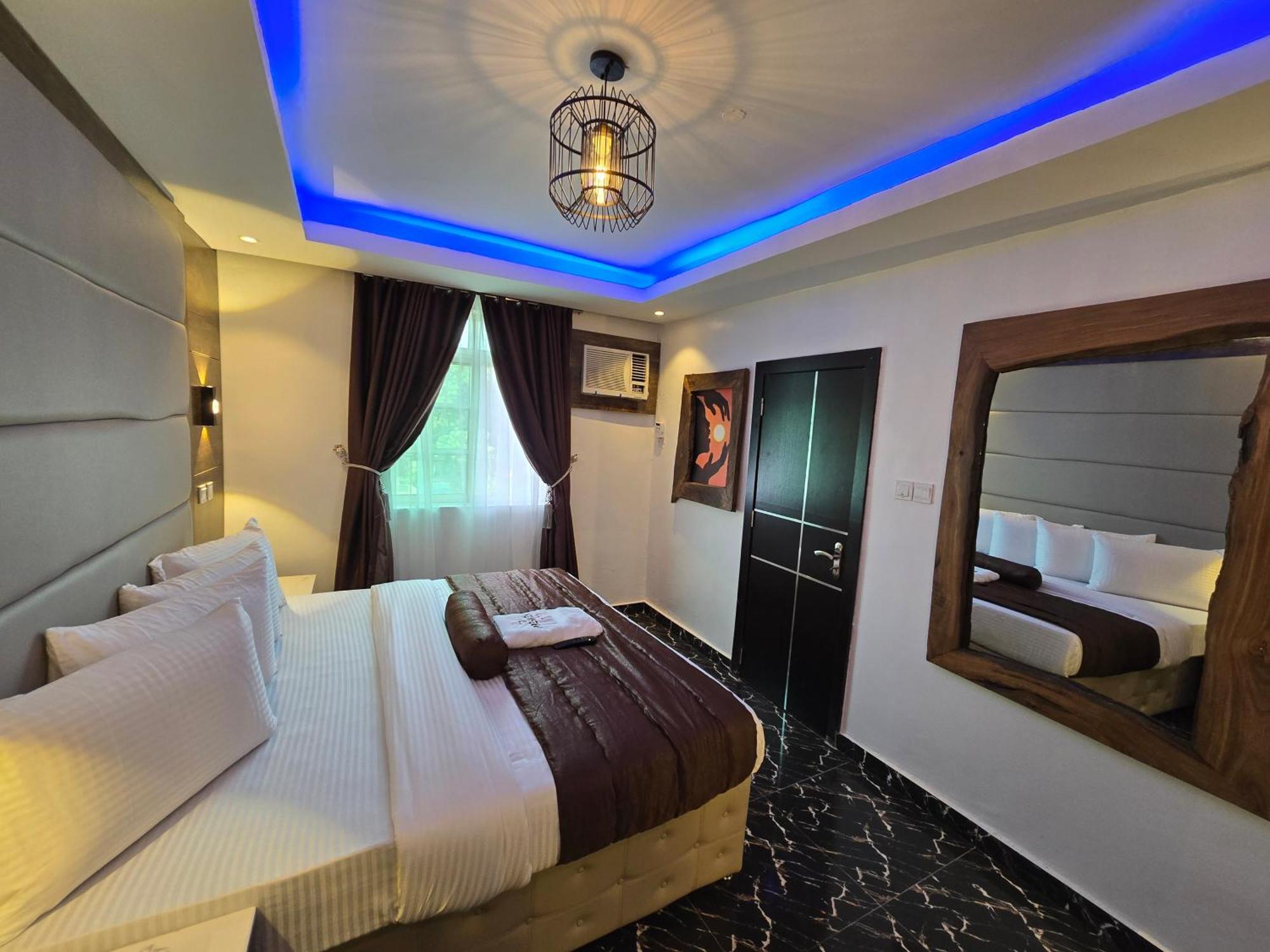 Presken K-One Hotel Ikeja Exterior photo