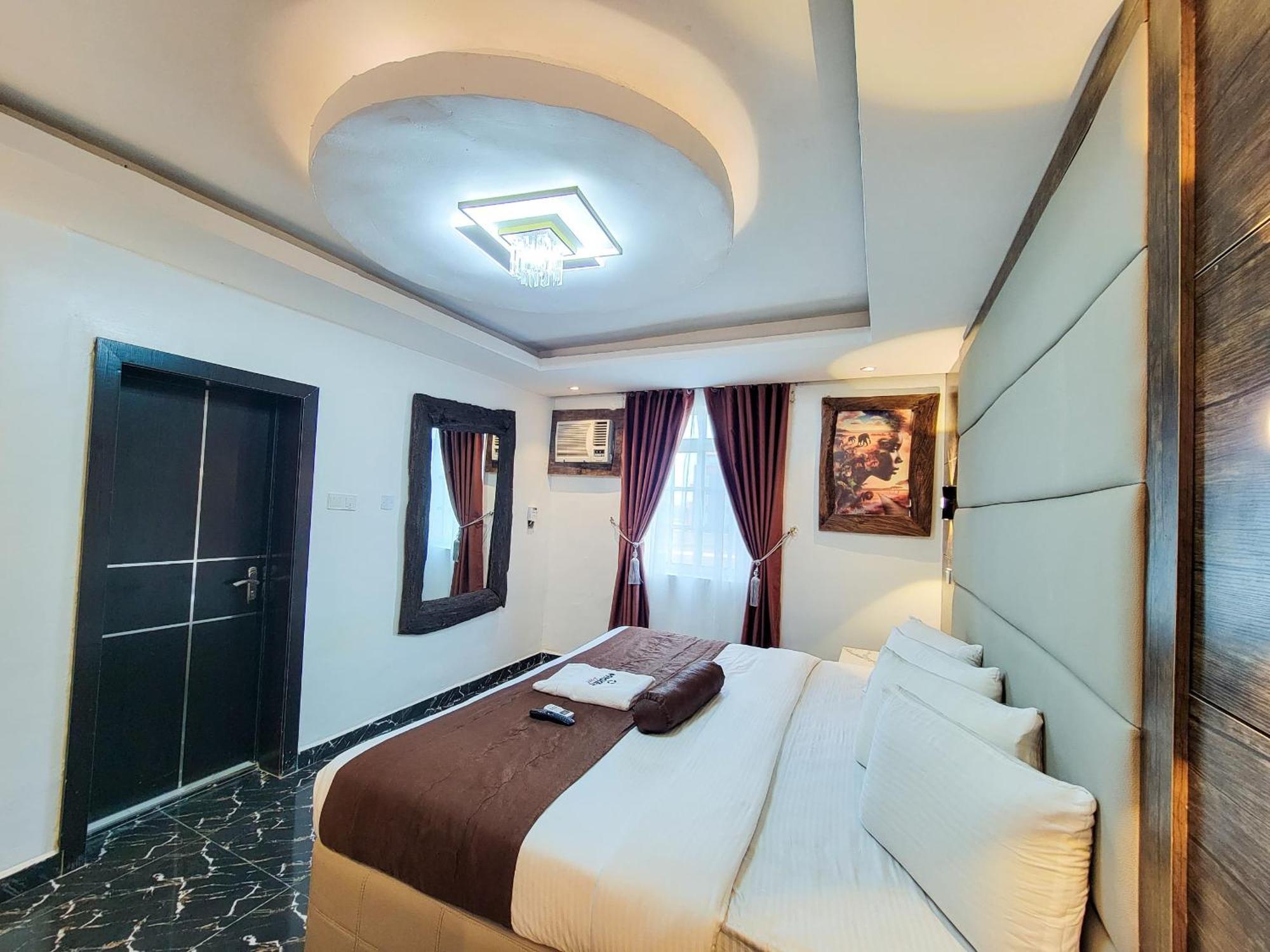 Presken K-One Hotel Ikeja Exterior photo
